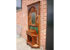 Harris Lebus. An Arts and Crafts oak hallstand - Thumbnail 1