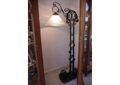 Edgar Brandt (style of). A French hand wrought iron standard lamp - Thumbnail 1