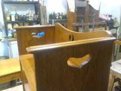 An Arts and Crafts oak settle - Thumbnail 4