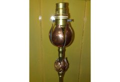 WAS Benson. A brass and copper table lamp in the form of a large flower - Thumbnail 2