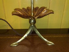 WAS Benson. A brass and copper table lamp in the form of a large flower - Thumbnail 6