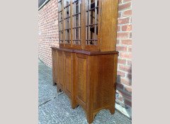 Howard and Sons. An exquisite and fine quality (1/4 sawn) oak breakfront bookcase - Thumbnail 13