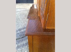 Howard and Sons. An exquisite and fine quality (1/4 sawn) oak breakfront bookcase - Thumbnail 15