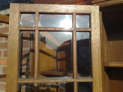Howard and Sons. An exquisite and fine quality (1/4 sawn) oak breakfront bookcase - Thumbnail 17