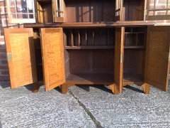Howard and Sons. An exquisite and fine quality (1/4 sawn) oak breakfront bookcase - Thumbnail 20