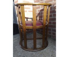 M H Baillie Scott (style of). An Arts and Crafts armchair - Thumbnail 4
