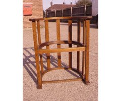 M H Baillie Scott (style of). An Arts and Crafts armchair - Thumbnail 5