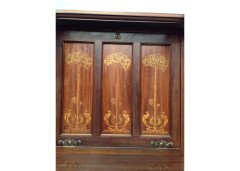 A super quality fall front bureau with stylised floral inlays - Thumbnail 8