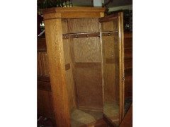 Marsh Jones and Cribb. Four large oak corner cupboards - Thumbnail 2
