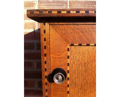 Waring and Gillow. An Arts and Crafts oak bedside cabinet in the style of M H Baillie Scott - Thumbnail 5