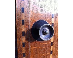 Waring and Gillow. An Arts and Crafts oak bedside cabinet in the style of M H Baillie Scott - Thumbnail 7