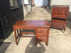 A rare well designed very good quality Arts Crafts metamorphic knee hole quarter sawn oak architects or artist desk - Thumbnail 1