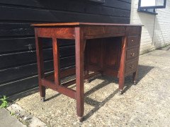 A rare well designed very good quality Arts Crafts metamorphic knee hole quarter sawn oak architects or artist desk - Thumbnail 3