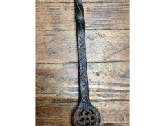 A good set of four Arts and Crafts hand made fire utensils with dogs heads - Thumbnail 7