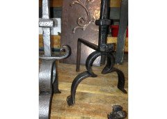 A good set of four Arts and Crafts hand made fire utensils with dogs heads - Thumbnail 15