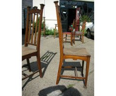 Shapland and Petter. An unusual pair of side chairs with original rush seats and Heart shaped carvings to the tops - Thumbnail 3
