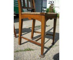 Shapland and Petter. An unusual pair of side chairs with original rush seats and Heart shaped carvings to the tops - Thumbnail 4