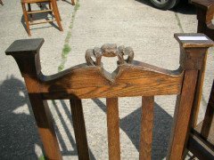 Shapland and Petter. An unusual pair of side chairs with original rush seats and Heart shaped carvings to the tops - Thumbnail 5