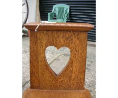 An Arts and Crafts hall seat - Thumbnail 4