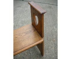 An Arts and Crafts hall seat - Thumbnail 6