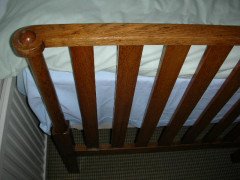 An Oak Arts and Crafts 3' Bed with Slated Head and Footboards - Thumbnail 2