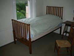 An Oak Arts and Crafts 3' Bed with Slated Head and Footboards - Thumbnail 3