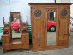 Shapland and Petter. An oak bedroom pair with matching double bed - Thumbnail 1