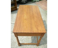 Heals of London. An oak Arts and Crafts Cotswold style two drawer desk - Thumbnail 3