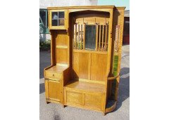 Liberty and Co. A top quality well designed Arts and Crafts oak hall seat - Thumbnail 1