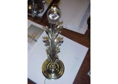 A Single Arts and Crafts Brass Wall Light with Stylized Leaf Detail - Thumbnail 2