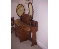 Arthur Simpson. An unusual Arts and Crafts oak dressing tables - Thumbnail 5