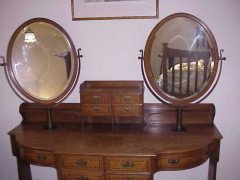 Arthur Simpson. An unusual Arts and Crafts oak dressing tables - Thumbnail 7