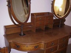 Arthur Simpson. An unusual Arts and Crafts oak dressing tables - Thumbnail 8