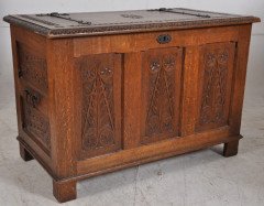 An Cotswold style Arts and Crafts oak trunk with fine metalwork - Thumbnail 1