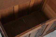 An Cotswold style Arts and Crafts oak trunk with fine metalwork - Thumbnail 6