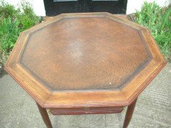 Henry Vandevelde (style of). A well designed octagonal continental Library table - Thumbnail 4