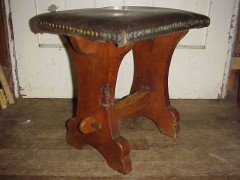 Thomas Gnomeman Whittaker. A good quality oak stool - Thumbnail 3