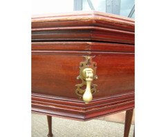 Henry Vandevelde (style of). A well designed octagonal continental Library table - Thumbnail 7