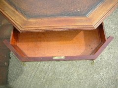 Henry Vandevelde (style of). A well designed octagonal continental Library table - Thumbnail 13
