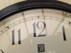Smiths. A vintage bakelite wall clock - Thumbnail 3