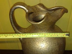 Edmund Elton for The Sunflower Pottery. A gold crackle glazed tall ewer - Thumbnail 5