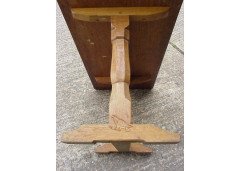 Albert Eagleman Jeffray. An oak side table. - Thumbnail 1