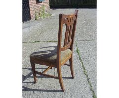 A Set of Four Good Quality Oak Arts and Crafts Dining Chairs with Stylised Floral Cut-outs. - Thumbnail 2