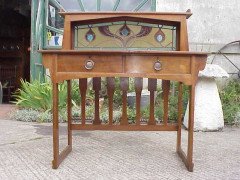 Shapland and Petter. A superb walnut Arts and Crafts two-drawer desk - Thumbnail 1