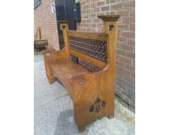 Leonard Wyburd for Liberty and Co. A rare Liberty and Co Arts and Crafts oak settle - Thumbnail 2