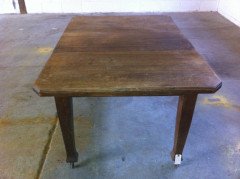An Arts and Crafts 1/4 Sawn Oak Six Seater Extending Dining Table - Thumbnail 2