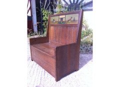 Liberty and Co. An Arts and Crafts oak settle - Thumbnail 1