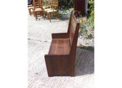 Liberty and Co. An Arts and Crafts oak settle - Thumbnail 4