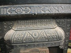 A late Victorian or early Edwardian fire insert with painted scenes to the tiles - Thumbnail 2