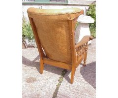 A Good Quality Arts and Crafts Oak Armchair - Thumbnail 4